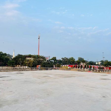 Holidayy Inn Prayagraj Ngoại thất bức ảnh