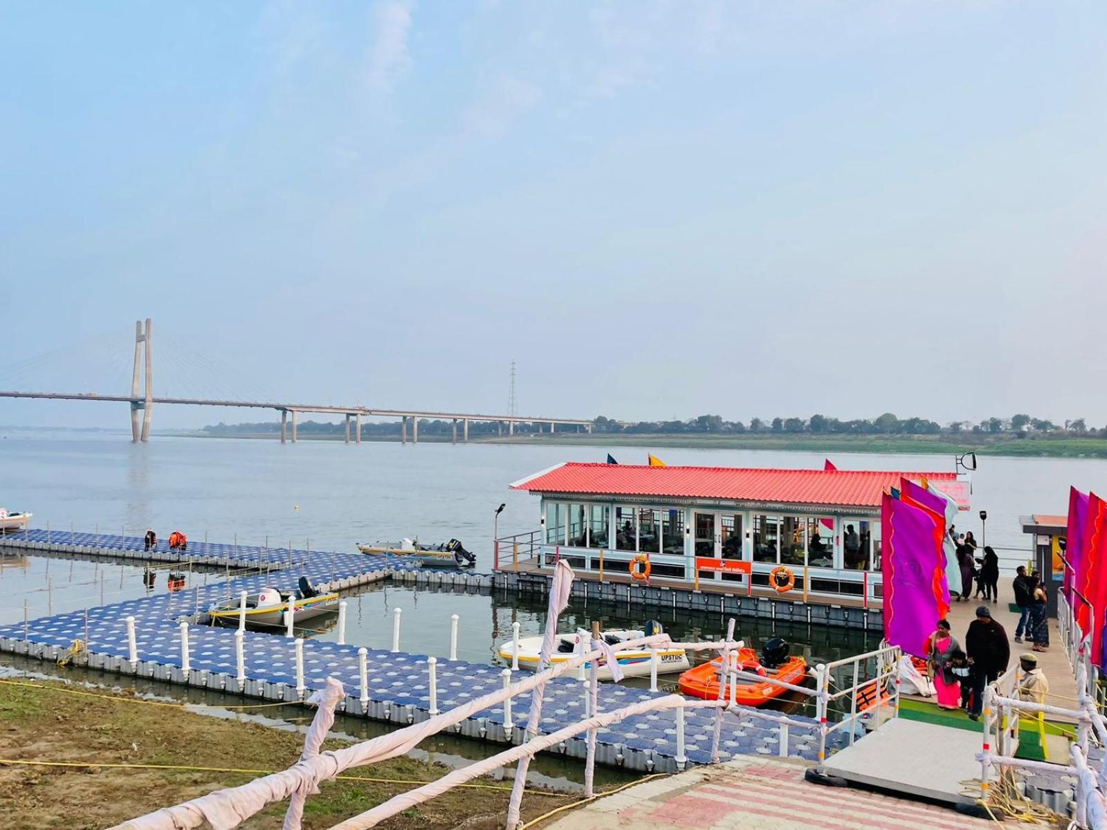 Holidayy Inn Prayagraj Ngoại thất bức ảnh