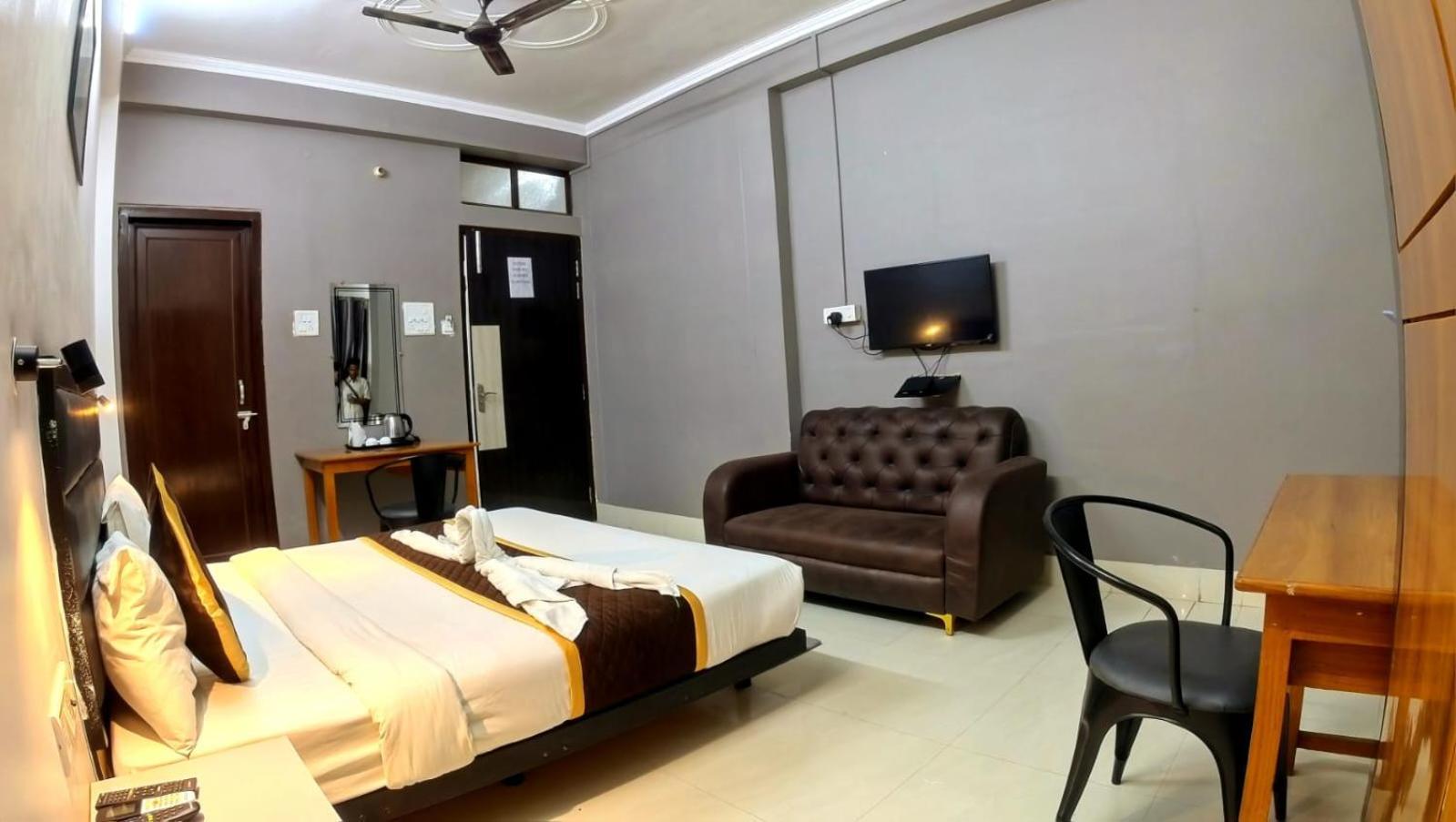 Holidayy Inn Prayagraj Ngoại thất bức ảnh