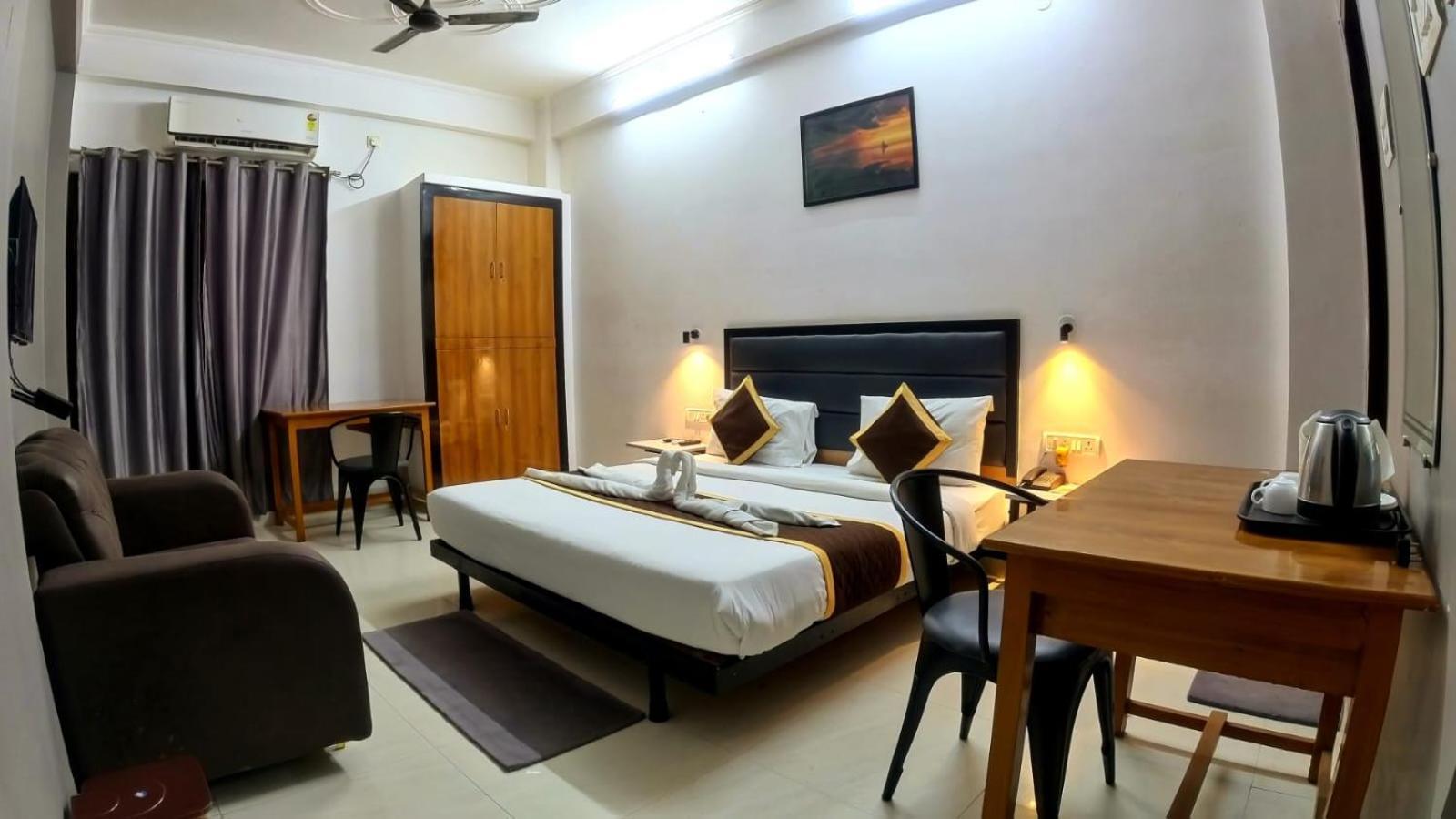 Holidayy Inn Prayagraj Ngoại thất bức ảnh