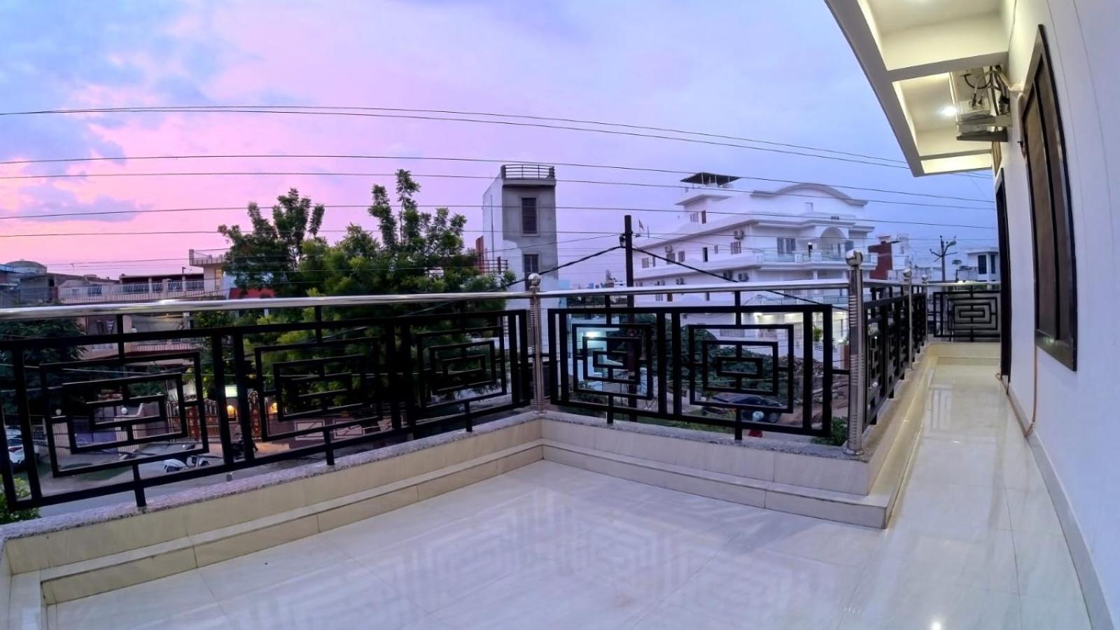 Holidayy Inn Prayagraj Ngoại thất bức ảnh
