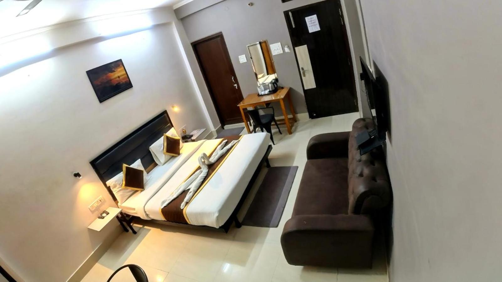 Holidayy Inn Prayagraj Ngoại thất bức ảnh
