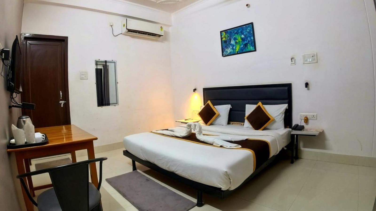 Holidayy Inn Prayagraj Ngoại thất bức ảnh